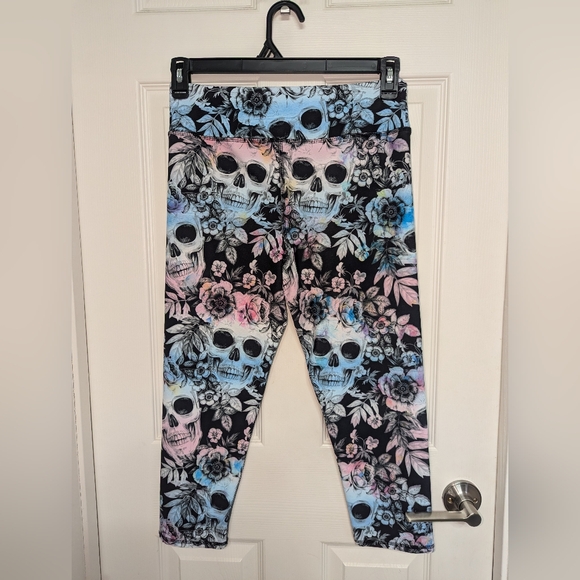 Evolution creation skull workout capris - Picture 1 of 4